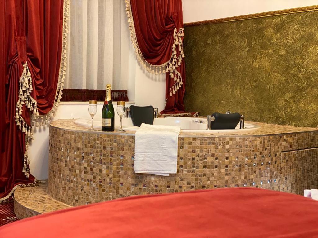 Vila Imperial One Luxury Boutique Hotel Făgăraş Buitenkant foto