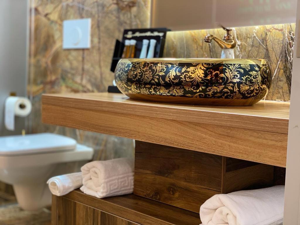 Vila Imperial One Luxury Boutique Hotel Făgăraş Buitenkant foto